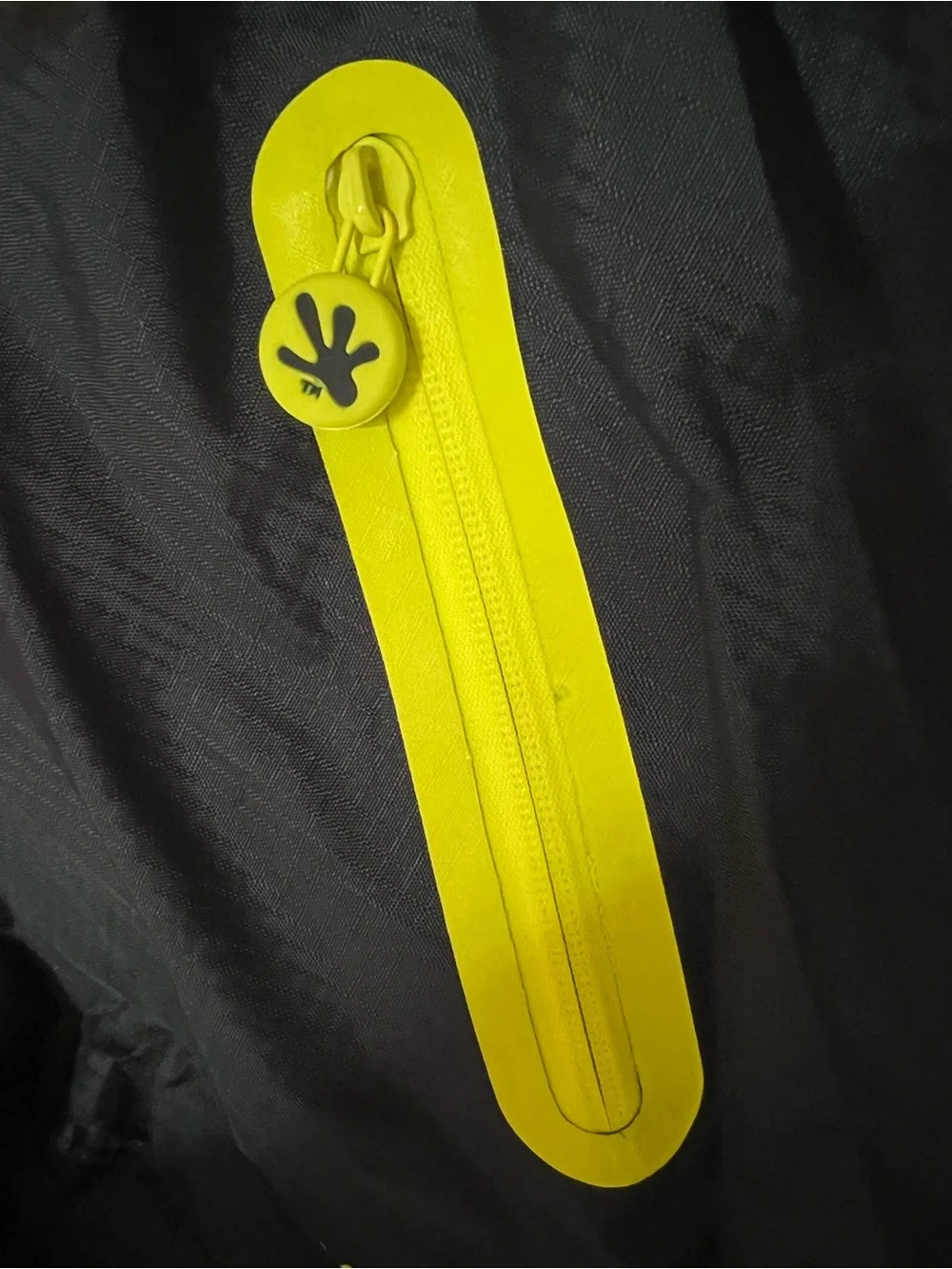 Geckobrands Waterproof 30L Backpack in Navy and Lime